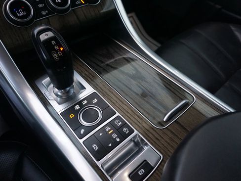 Used 2017 Land Rover Range Rover Sport HSE image 19
