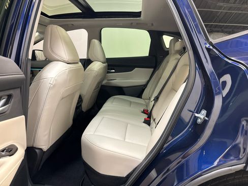 Certified 2025 Nissan Murano SL w/ Cargo Package AWD/4WD image 16