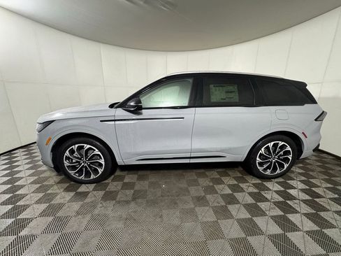 New 2026 Lincoln Nautilus Reserve image 2