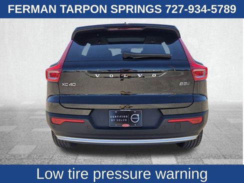 Certified 2025 Volvo XC40 B5 Core image 9