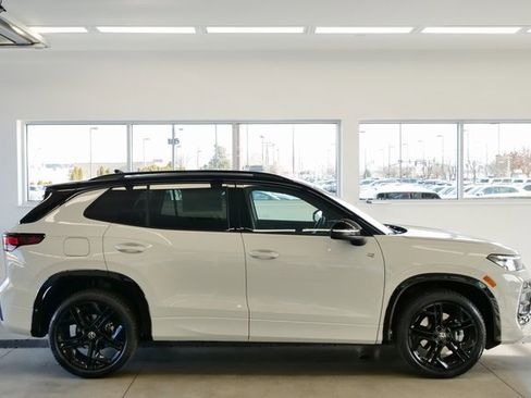 New 2026 Volkswagen Tiguan SE R-Line image 7