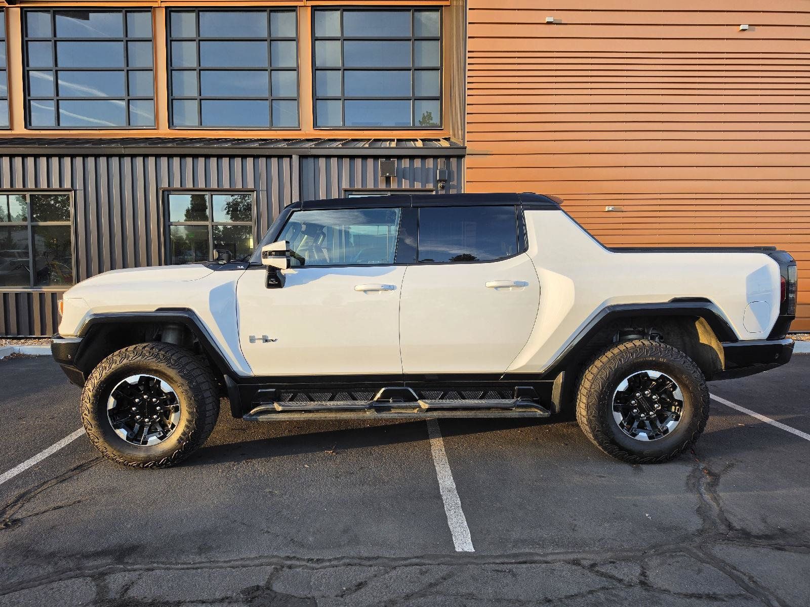 Used 2024 GMC Hummer EV 3X w/ Extreme Off-Road Package AWD/4WD image 2
