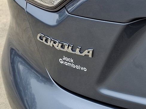 Used 2025 Toyota Corolla LE image 31