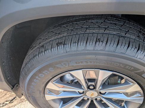 New 2026 Chevrolet Equinox LT w/ Convenience Package II FWD image 12