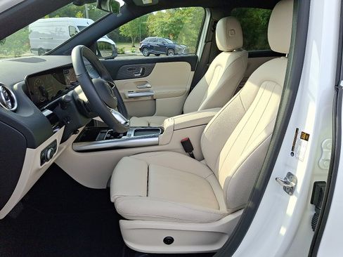 Certified 2025 Mercedes-Benz GLA 250 4MATIC image 13