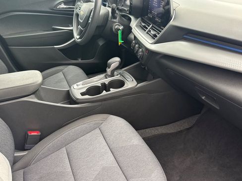 Certified 2024 Chevrolet Trax LS image 16