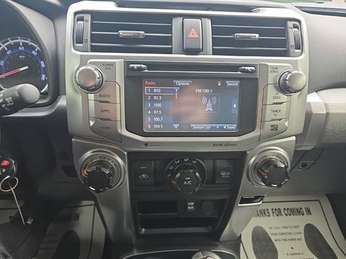 Certified 2018 Toyota 4Runner SR5 AWD/4WD image 21