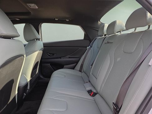 Used 2025 Hyundai Elantra Limited w/ Cargo Package FWD image 9