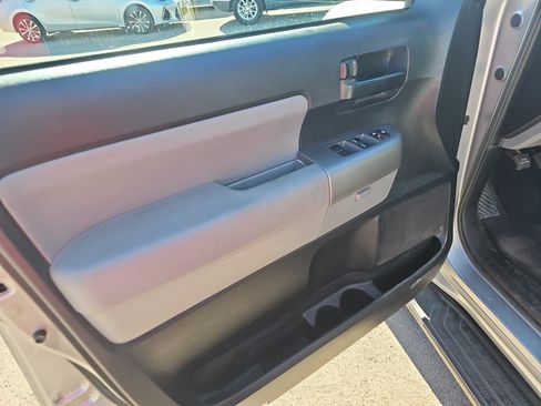 Used 2016 Toyota Sequoia SR5 w/ Premium Package image 11