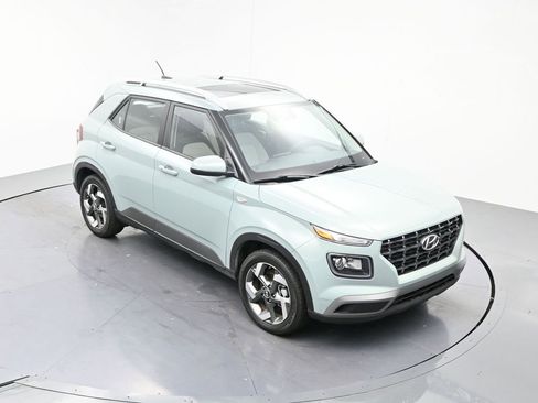 Used 2025 Hyundai Venue SEL FWD image 17