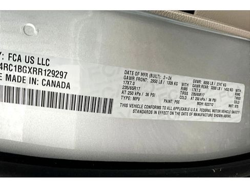 Certified 2024 Chrysler Pacifica Touring-L FWD image 38