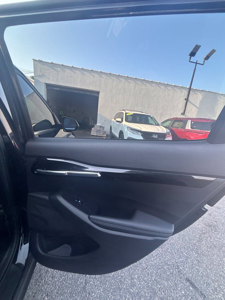 Certified 2023 Kia Seltos SX w/ SX Sunroof Package AWD/4WD image 21
