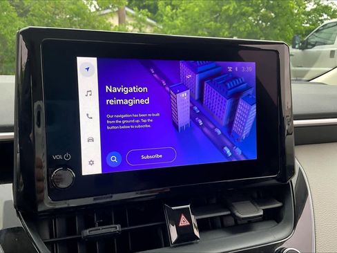 Used 2025 Toyota Corolla LE image 31