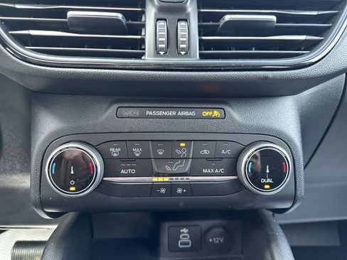 Used 2025 Ford Escape ST-Line image 18