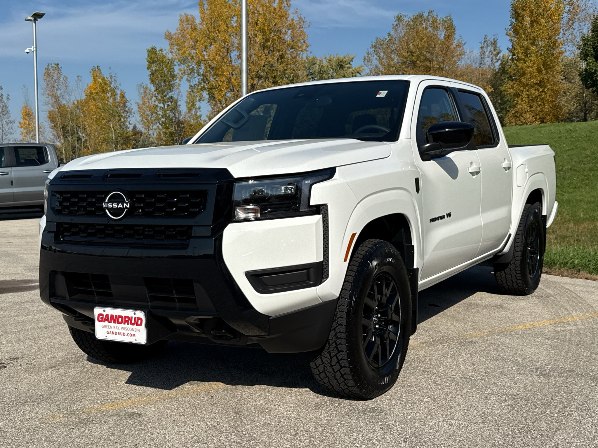 New 2027 Nissan Frontier SV w/ SV Convenience Package AWD/4WD image 2