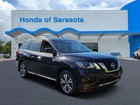 Used 2017 Nissan Pathfinder SL w/ SL Premium Package image 1