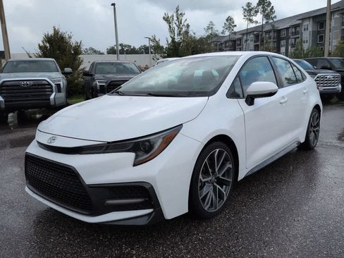 Used 2021 Toyota Corolla SE FWD image 2