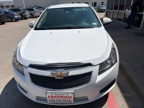 Used 2014 Chevrolet Cruze LT FWD image 3