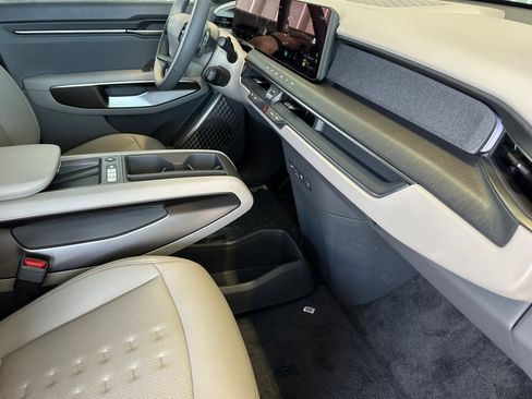 New 2026 Kia EV9 Wind AWD/4WD image 17