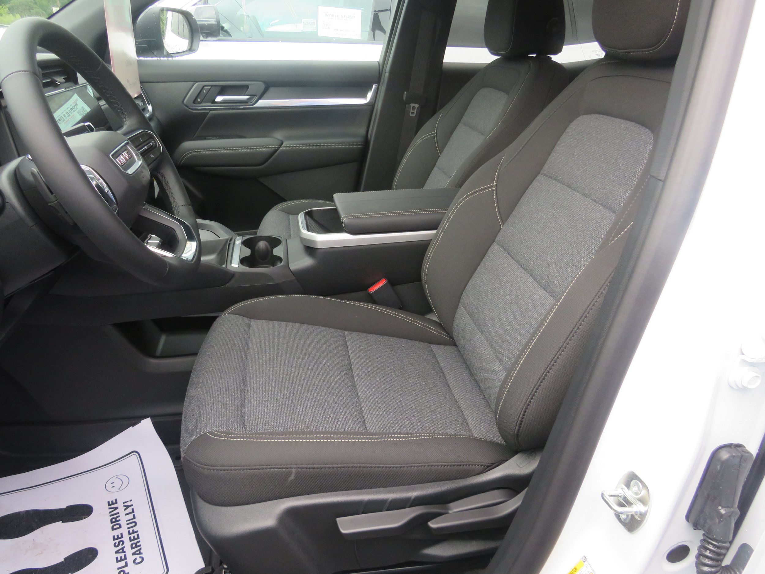 New 2027 GMC Terrain Elevation w/ LPO, Floor Liner Package AWD/4WD image 10