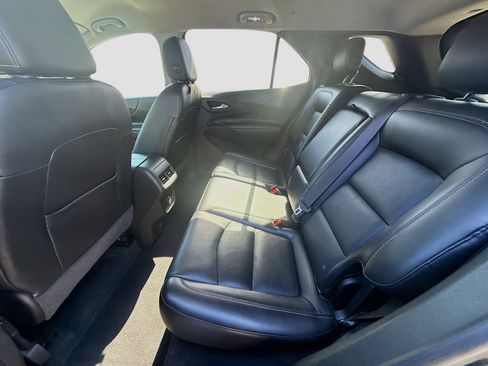 Used 2020 Chevrolet Equinox Premier image 23