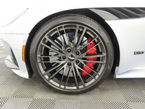 Used 2023 Aston Martin DBS Coupe image 27