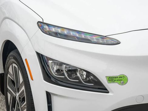 Used 2023 Hyundai Kona Limited w/ Cargo Package FWD image 4