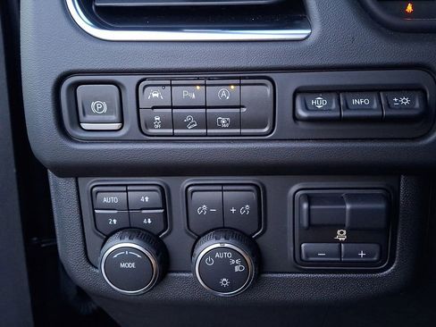 Used 2024 Chevrolet Suburban Premier w/ Premium Package image 26