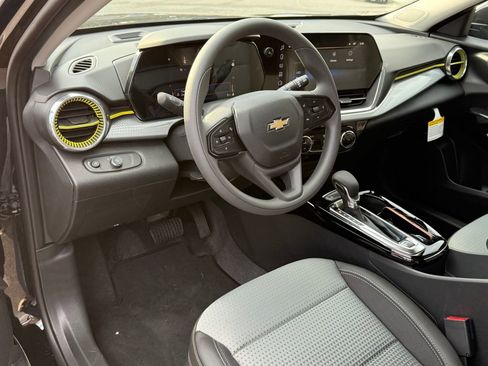 New 2026 Chevrolet Trax LT image 14