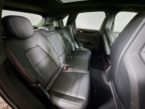 Certified 2026 Porsche Cayenne GTS AWD/4WD image 21