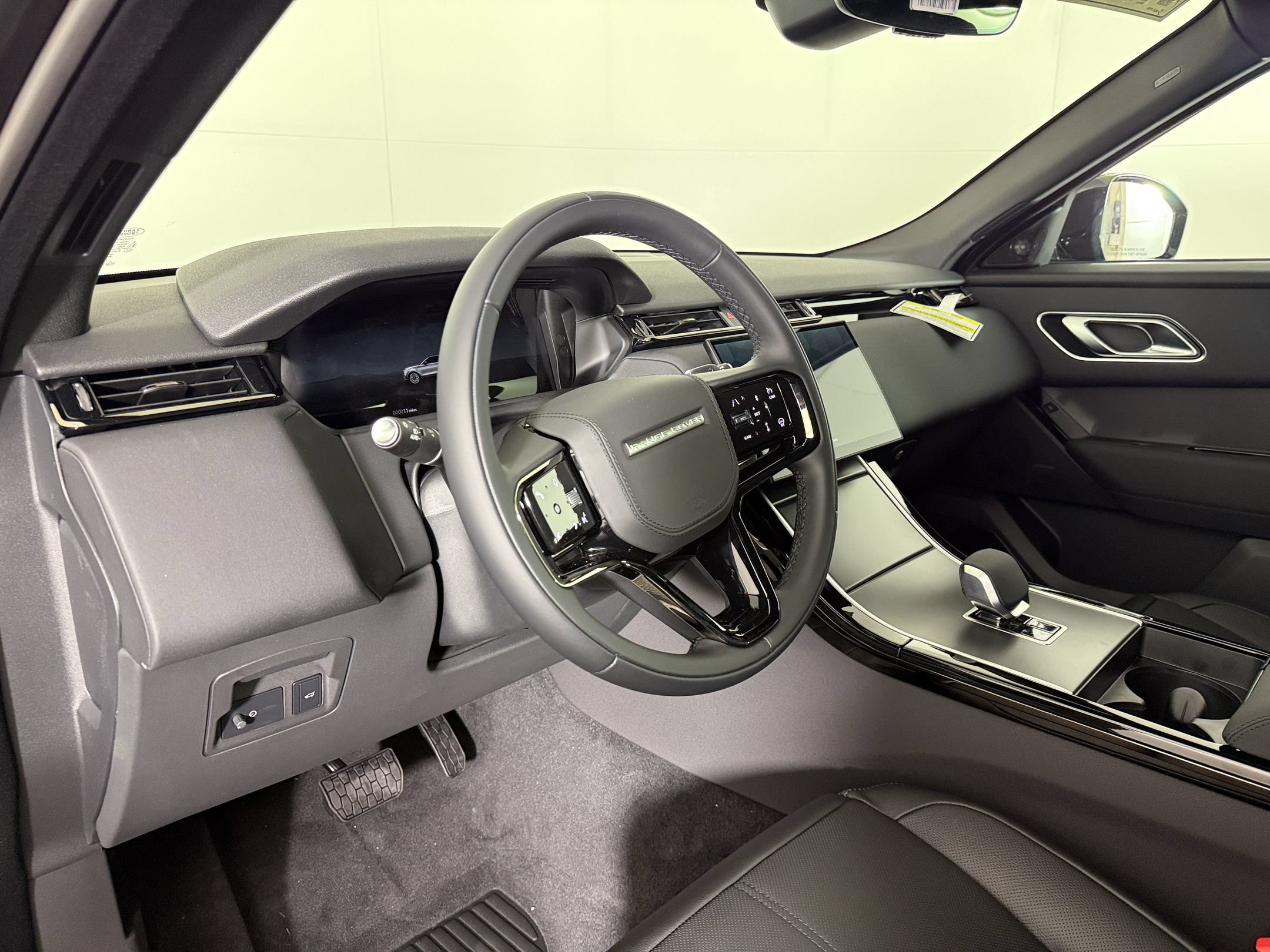 New 2026 Land Rover Range Rover Velar S AWD/4WD image 4