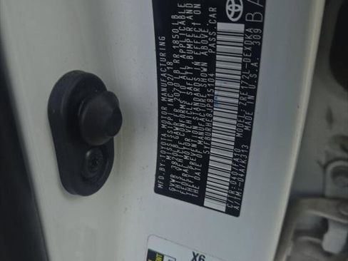 Used 2018 Toyota Corolla L image 19