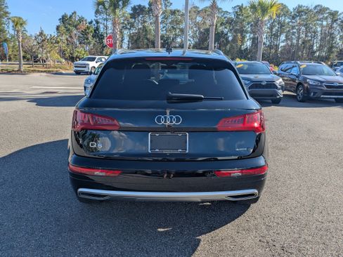 Used 2019 Audi Q5 Premium w/ Convenience Package image 5