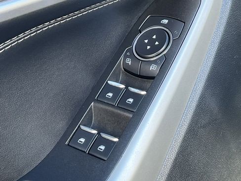 Certified 2022 Ford Explorer XLT w/ Equipment Group 202A image 18