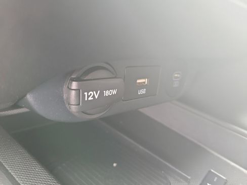Used 2025 Hyundai Elantra SEL FWD image 28