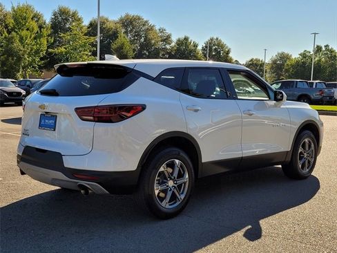 Used 2023 Chevrolet Blazer LT image 3