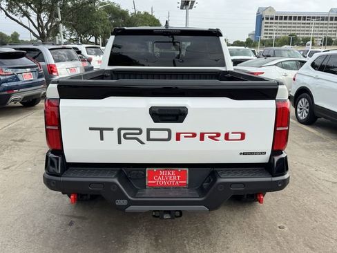 Used 2025 Toyota Tacoma TRD Pro AWD/4WD image 6
