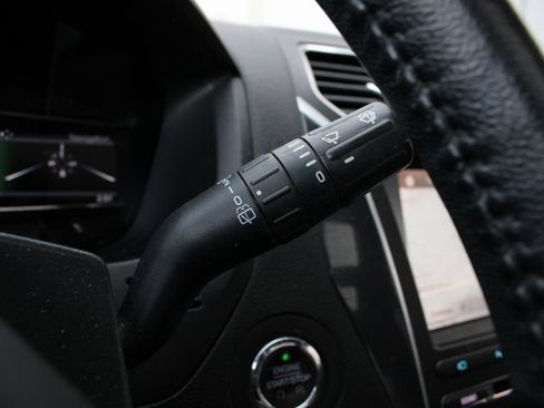 Used 2018 Ford Explorer Limited image 14