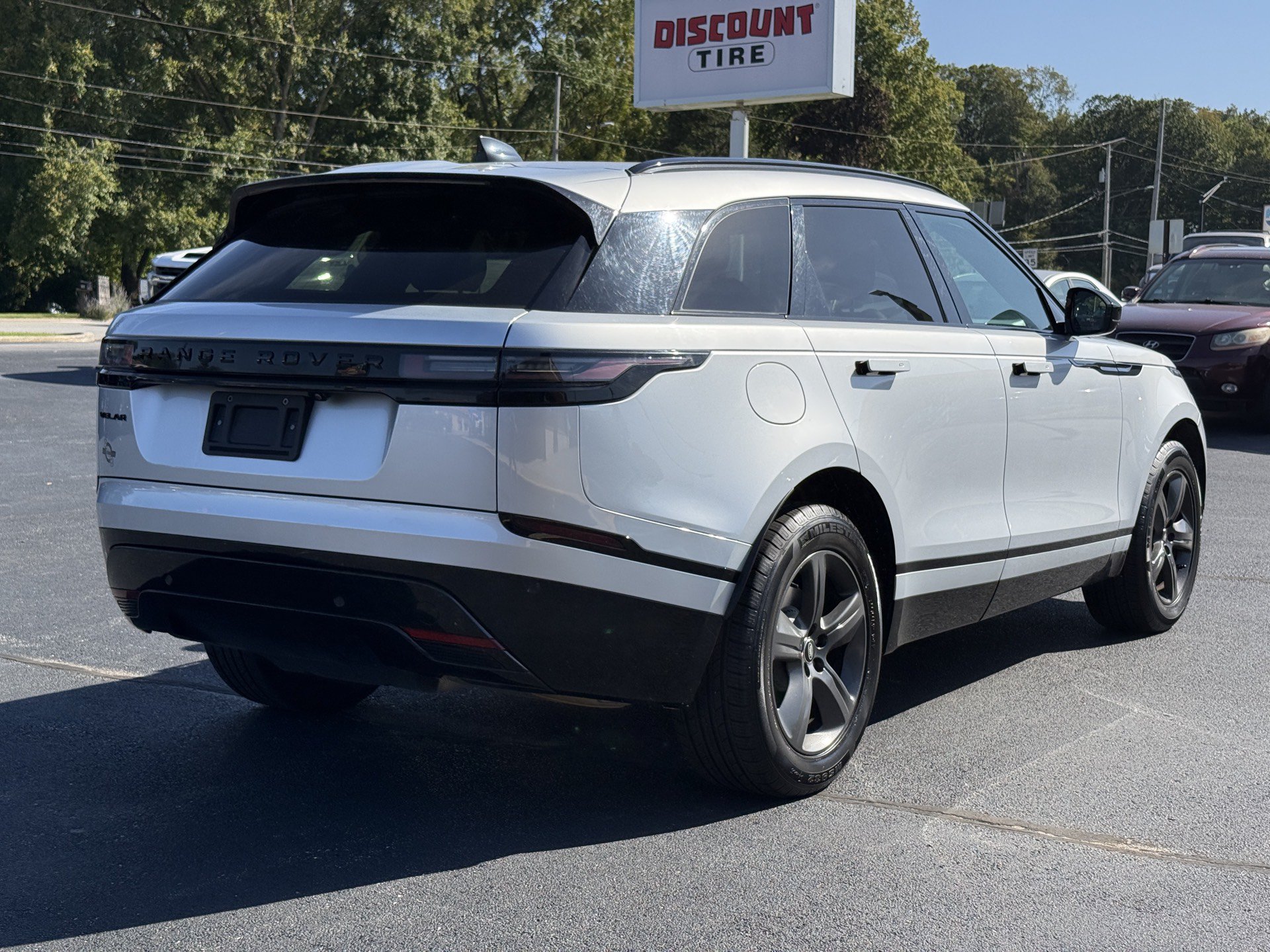 Used 2025 Land Rover Range Rover Velar Dynamic SE AWD/4WD image 8