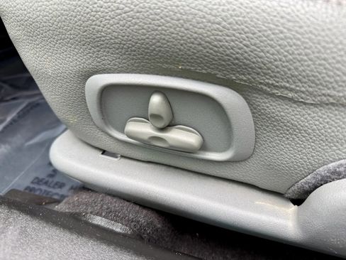 Used 2009 Mitsubishi Galant ES image 18