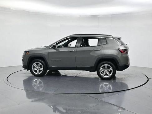 Used 2024 Jeep Compass Latitude AWD/4WD image 7