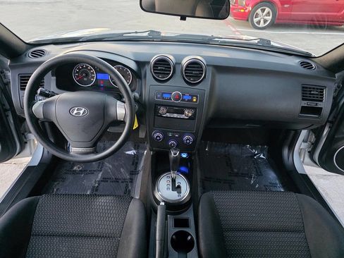 Used 2008 Hyundai Tiburon GS image 2