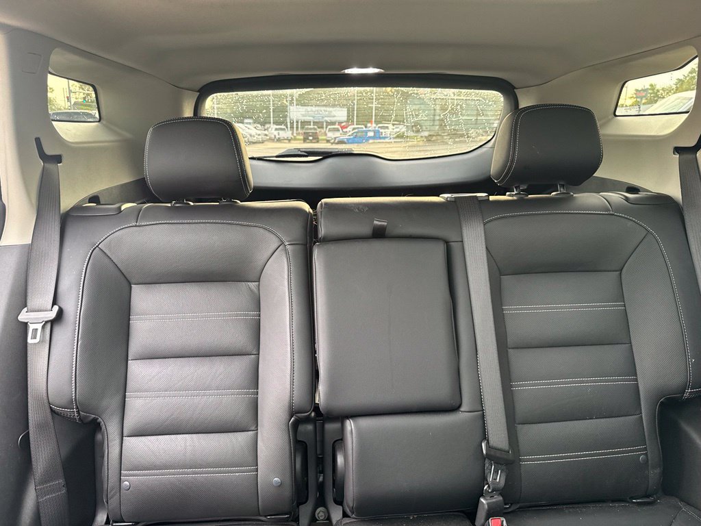 Used 2022 GMC Terrain Denali w/ Black Diamond Edition AWD/4WD image 9