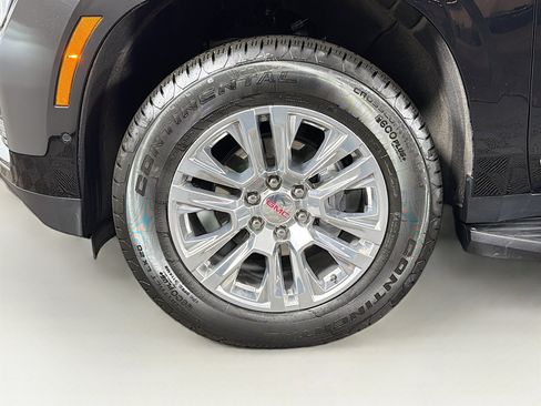 Used 2025 GMC Yukon XL Elevation image 33