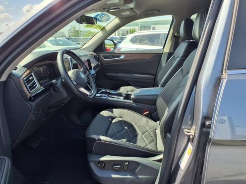Used 2024 Volkswagen Atlas SE AWD/4WD image 9