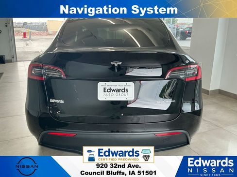 Used 2021 Tesla Model Y Long Range AWD/4WD image 11