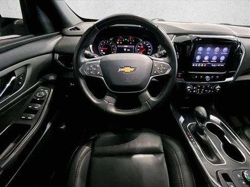 Used 2023 Chevrolet Traverse LT FWD image 7