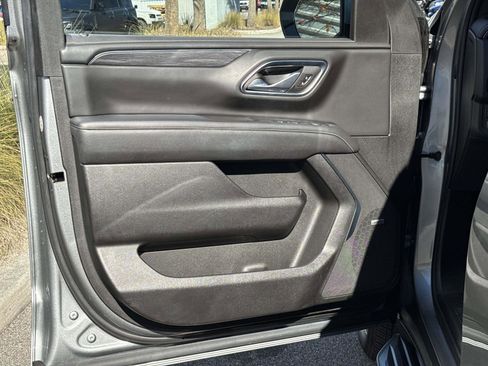 Used 2023 GMC Yukon SLT w/ SLT Luxury Package image 20