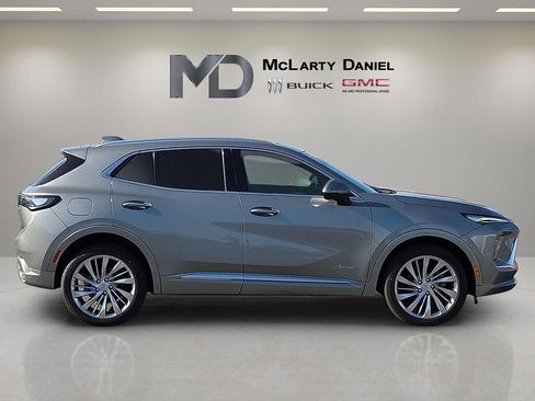 New 2026 Buick Envision Avenir image 6