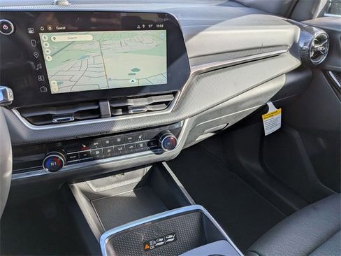 New 2026 Chevrolet Equinox LT w/ Convenience Package II image 21